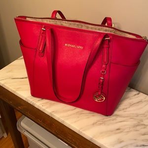 Michael Kors red jet set tote